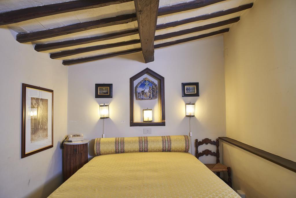 ホテル Residenza D'Epoca Eremo Delle Grazie モンテルーコ 部屋 写真