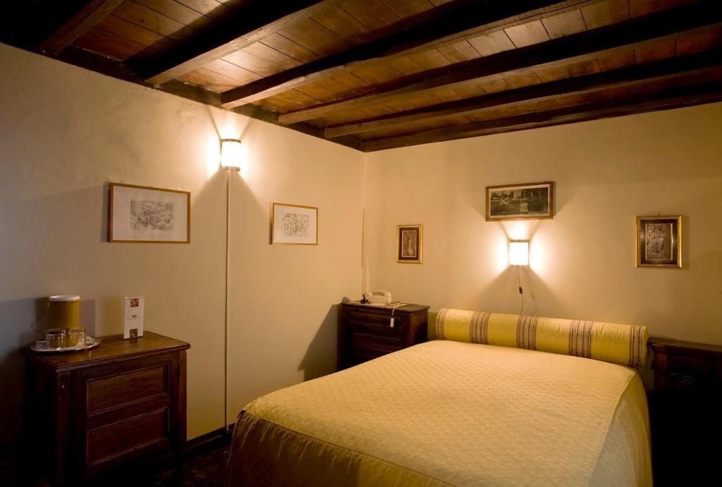 ホテル Residenza D'Epoca Eremo Delle Grazie モンテルーコ 部屋 写真